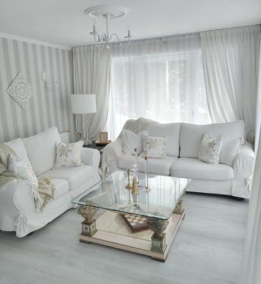 Lupeni Apartment | Villa Monica