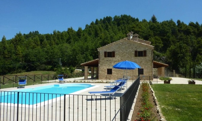 Montedinove Villa | Villa Monti - Private countryside villa with pool