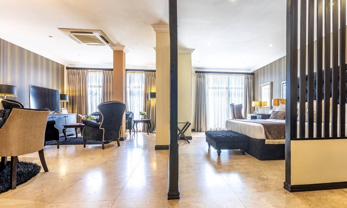 Accra Hotel | Villa Monticello