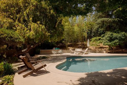 Los Angeles House | Villa Mountain Getaway with a Pool Hot Tub 5 Beds