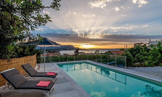 Plaka Villa | Villa Myrina with Sea View BY APOKORONAS-VILLAS