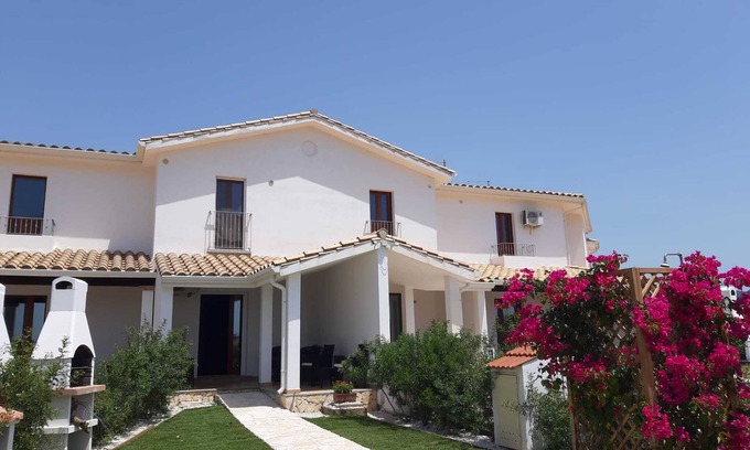 Sant'Anna Arresi House | Villa Myrtle Cozy holiday home with pets allowed