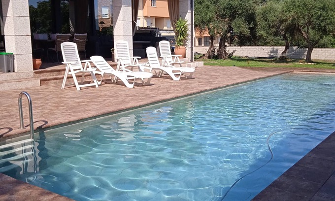 Candeleda Ski Chalet | Villa Nadine