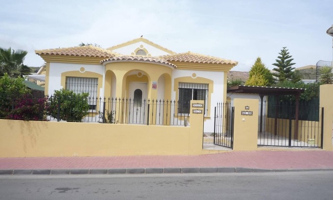 Mazarron Villa | Villa 'Nala' with Pool and Wi-Fi