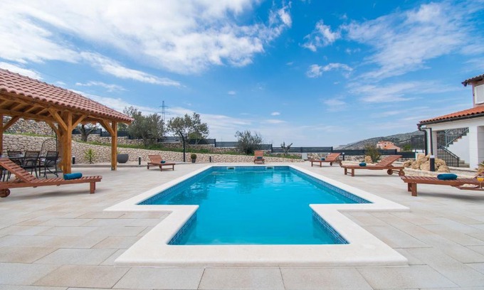 Danilo Villa | Villa Natura Piedra