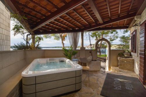 Loviste Villa | Villa Nauta