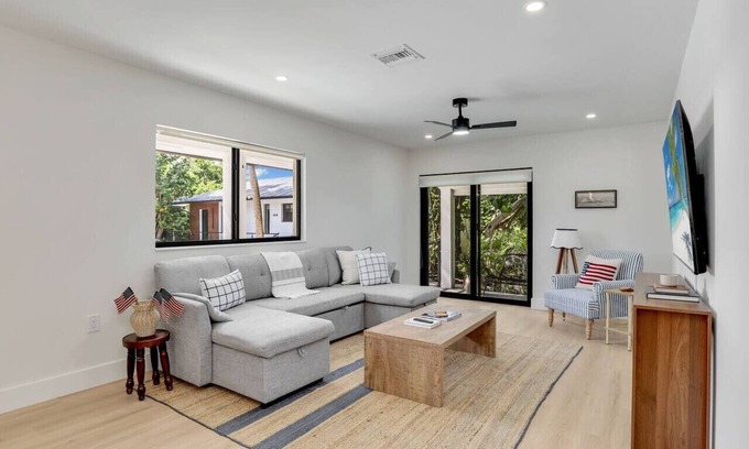 East Naples House | Villa Nautilus by Downtown