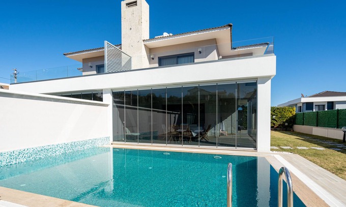 Dalyan Mahallesi House | Villa Near Alibostan Beach in Cesme - AWZ 106