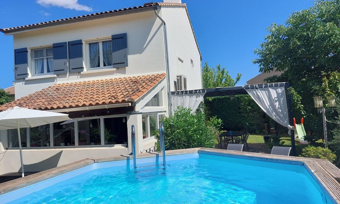 Gard Rhodanien House | VILLA NEAR CHATEAUNEUF OF THE POPE WITH SWIMMING POOL PROMOTION FROM AUGUST 17 TO 24, 2019