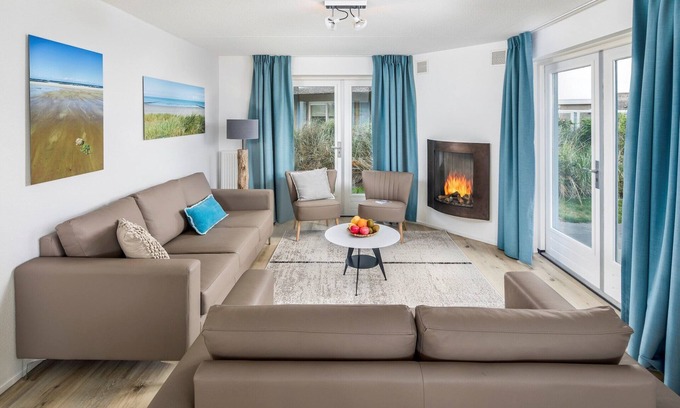 Julianadorp aan zee Villa | Villa near Dutch Beach with Garden Terrace