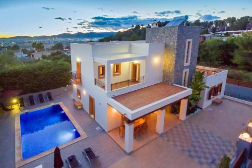 Cap Martinet Villa | Villa Near Ibiza Town Sleeps 12 - 14
