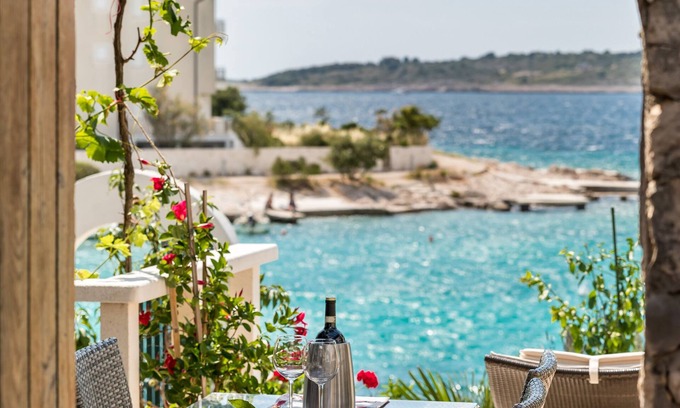 Dvornica House | Villa near Trogir - private beach, bbq, parking, turqouise sea, boat rental :)