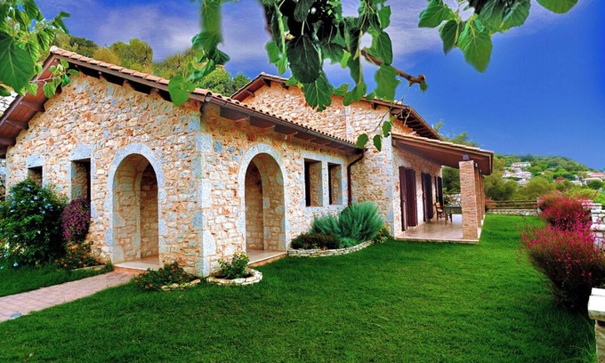 Marantochori Villa | Villa Nickelly, luxury stone villa: the perfect holiday home