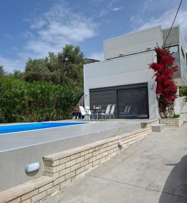 Plataria Villa | Villa Nicolas Plataria