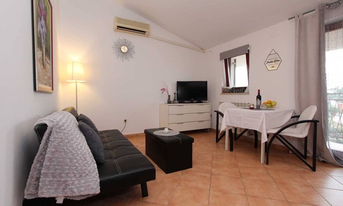 Rovinj Apartment | VILLA NIKOLA One-Bedroom Apartment with Sea View (Marsej)
