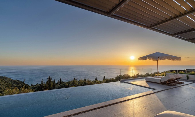 Kalamitsi Villa | Villa 'Nimbus Villas' with Sea View, Wi-Fi and Air Conditioning