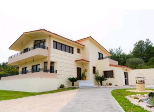 Soroni Villa | Villa Nostra- Cars Included