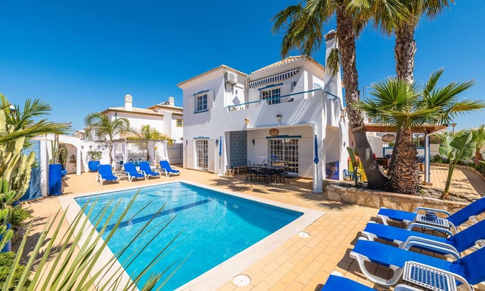 Gale Villa | Villa Oasis Galé - Luxury, private pool, AC, wifi and 5 mins from the beach