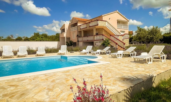 Tinj Villa | Villa Oasis Tinj, Biograd, Croatia