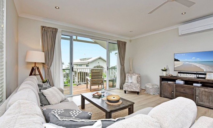 Caves Beach Villa | Villa Oceania at Caves Beach Villas