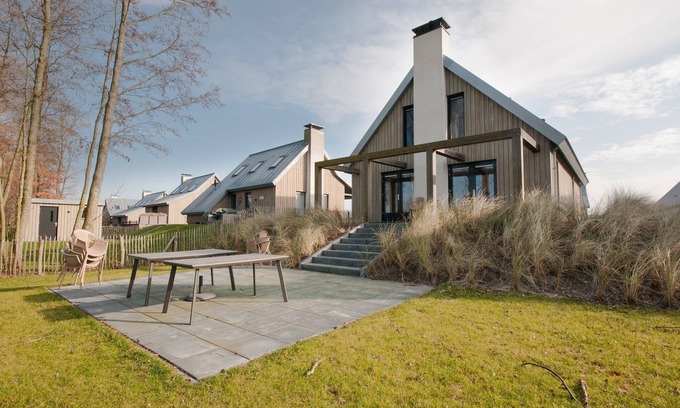 Tholen House | Villa Oesterdam | Sleeps 12 persons