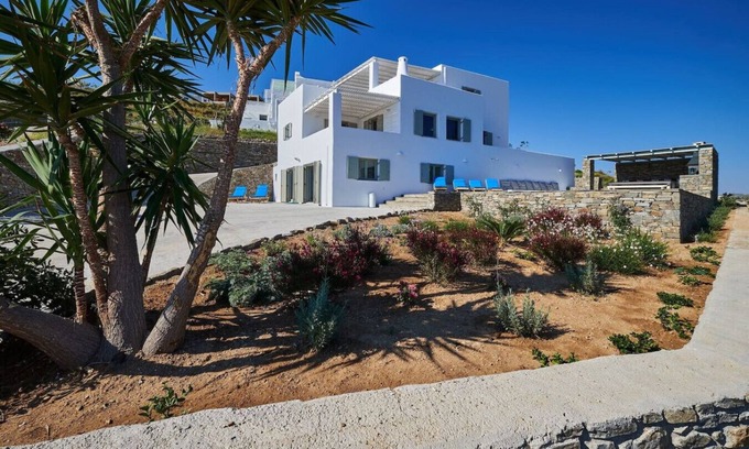 Naousa Villa | Villa Okyalos - Purely Greek