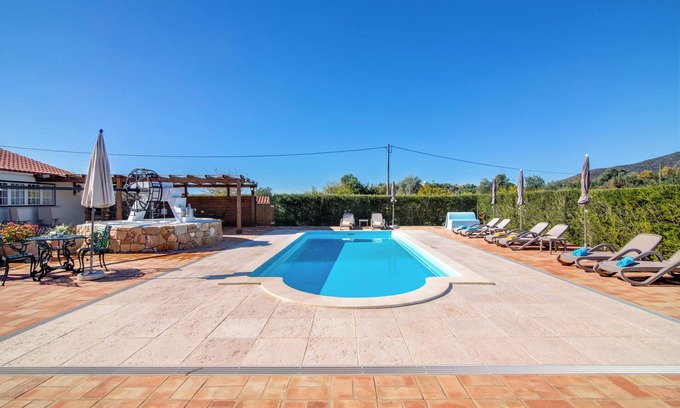 Olhao House | Villa 'Oliva AL' with Nature Views, Pool, Garden, Terrace, Wi-Fi & AC