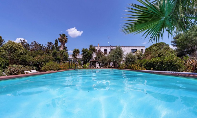 Lizzanello Villa | Villa 'Olivia' with Shared Pool, Wi-Fi and Air Conditioning