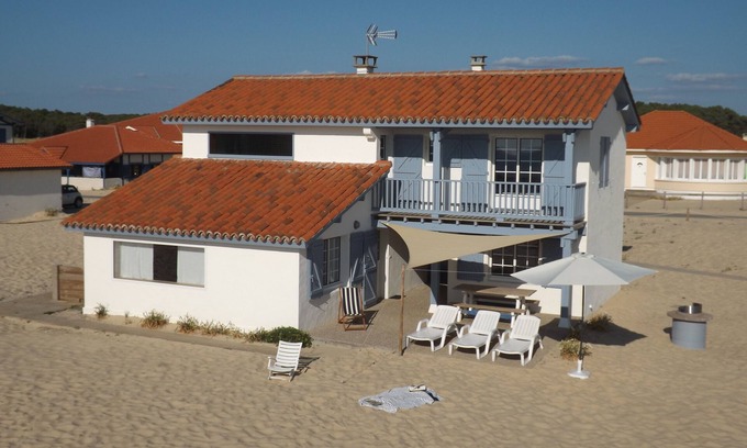 Saint-Girons Plage Villa | Villa on the dunes, between forest and ocean. Sport, nature and change of scenery.