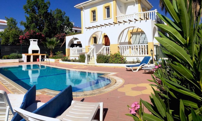 Yesiltepe Villa | Villa Orange, 3 Bedroom 2 bathroom Villa-Near 2 Sandy Beaches.