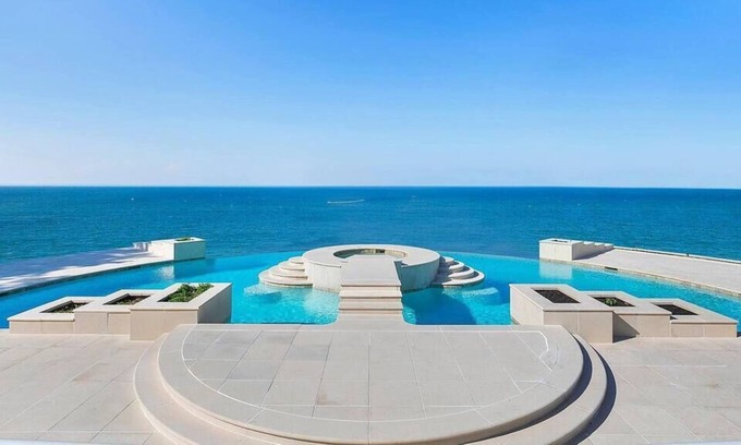 Port Jefferson Villa | Villa Osprey | 11BR | Port Jefferson | Long Island