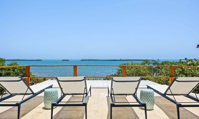 Carenero House | Villa Pacifica at Mary Lee's by the Sea