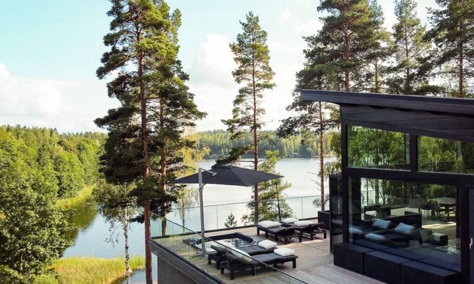 Lohja House | Villa Padel - Premium Lakeside Residence & Grounds