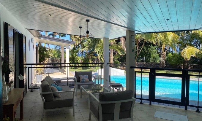 Bois d'Olives Villa | Villa Paisible Avec Piscine, Grand Jardin Arboré