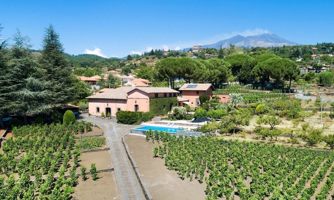 Pedara Villa | Villa Palmento Rosa - Pedara ,Sicily