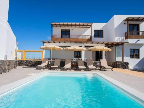 Tinajo House | Villa Palmera La Vegueta Villas