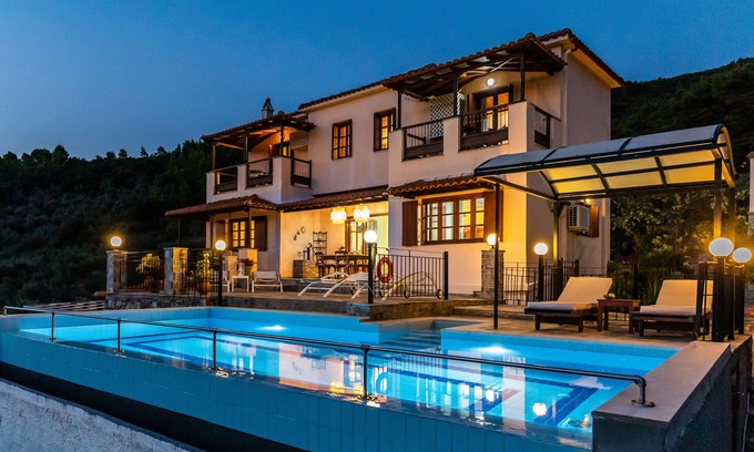Stafylos Villa | Villa Papearethos! Pool Addiction.
