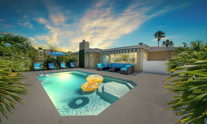 Seacoast Shores House | Villa Paradisus. Heated Pool! 6 min to the beach