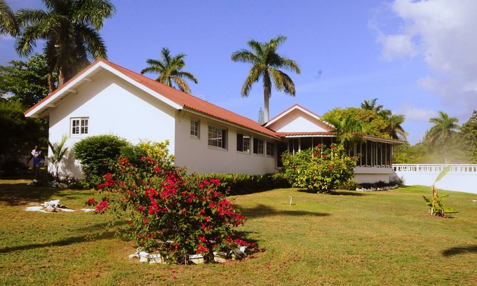 Mammee Bay Villa | VILLA PATIENTLY WAITING IS A STUNNING NORTH COAST JAMAICAN GEM A DIAMOND RENTAL