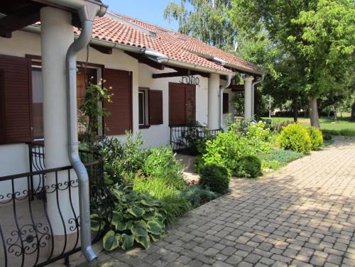 Patince Apartment | Villa Patio