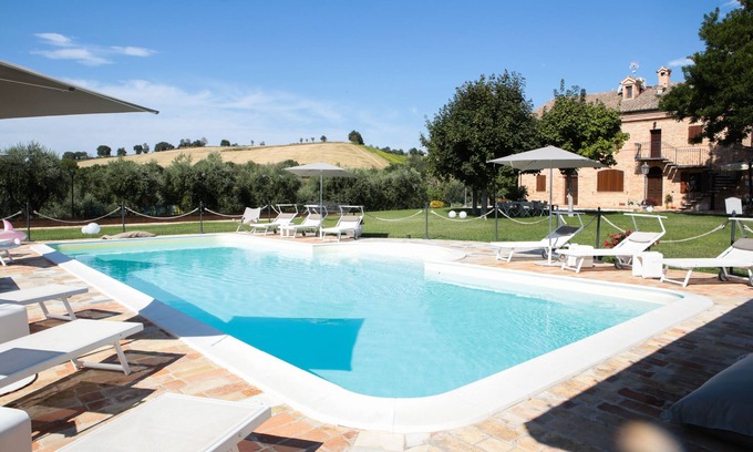 Bettolelle Apartment | Villa Pedossa, Il Grano, app in villa with pool 7 km from Senigallia, Marche
