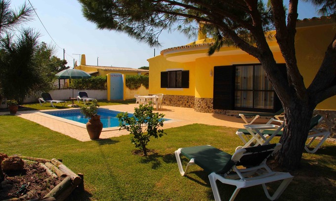 Almancil House | Villa Pera-Perfect for families w/private pool, bbq & garden inside 3acre farm