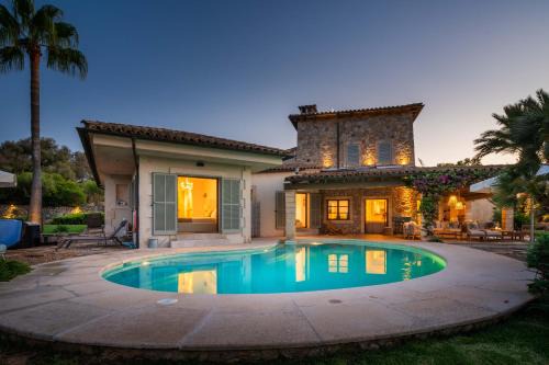 Alcudia Villa | Villa Peroia by BeBreeze