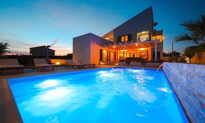 Zadar Villa | Villa Petra - Luxury Villa w Pool, Sauna & Tennis Court