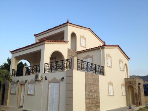 Agii Apostoli House | Villa Petries Relaxed Holidays