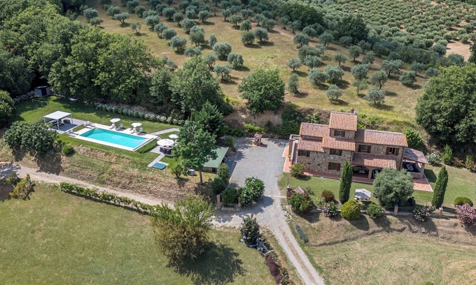 Chianciano Terme Villa | Villa Pianello 10, Emma Villas