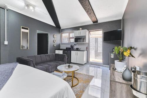 Woodmead Apartment | Villa Picasso Sandton - Executive