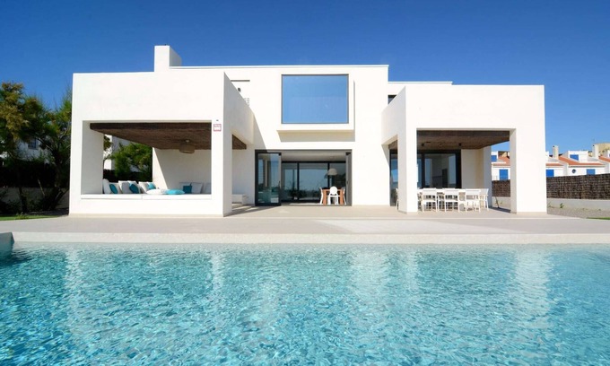 Mas Pinell Villa | Villa Pinell with fenced garden