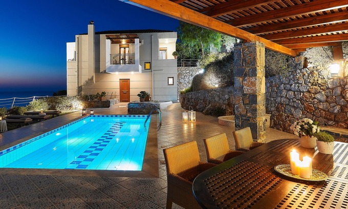Drosia Villa | Villa Pitho - Only 600m from the beach
