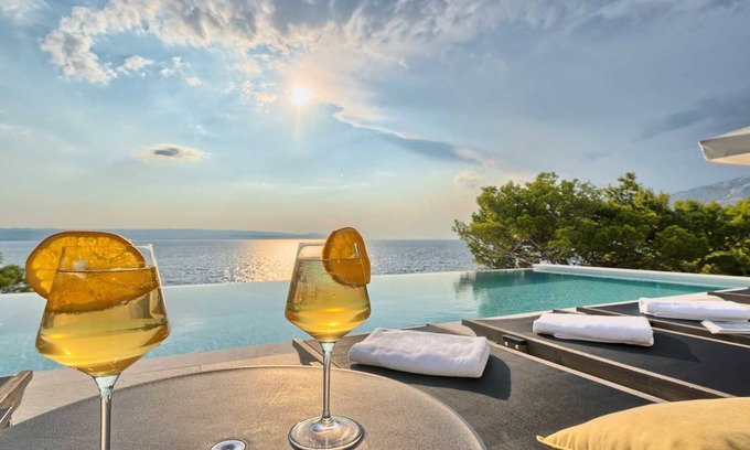 Brela Villa | Villa Platinum - outstanding beachfront villa with 9 bedrooms
